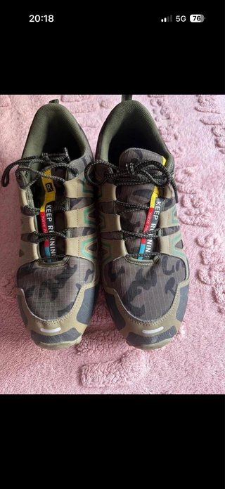 Zapatillas de montaña camuflaje