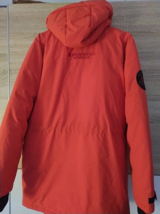 Parka Superdry roja acolchada