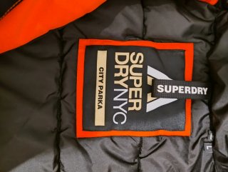 Parka Superdry roja acolchada