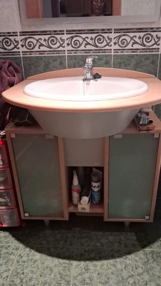 Mueble de baño madera y cristal