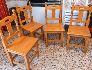 Mesa de madera y 10 sillas