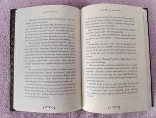 Amanda Black: Galdutako amuletoa