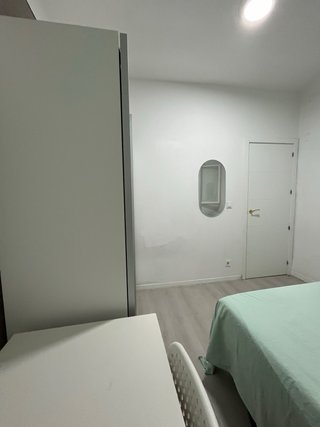 Alquiler de habitación en piso compartido.