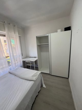 Alquiler de habitación en piso compartido.