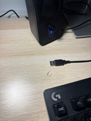 Escritorio, Silla y Lámpara