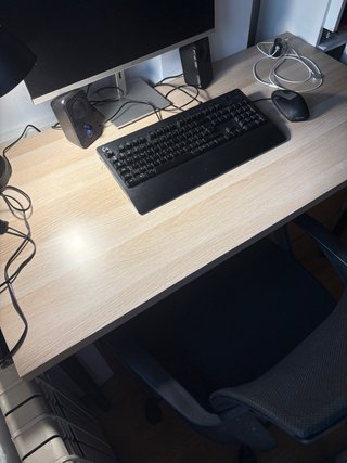 Escritorio, Silla y Lámpara
