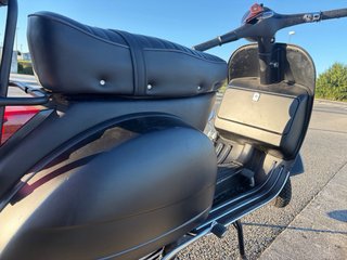 Vespa 150 Negra Scooter