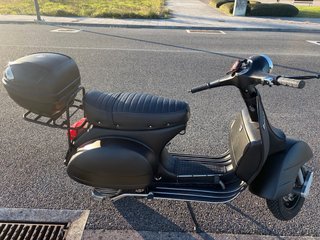 Vespa 150 Negra Scooter