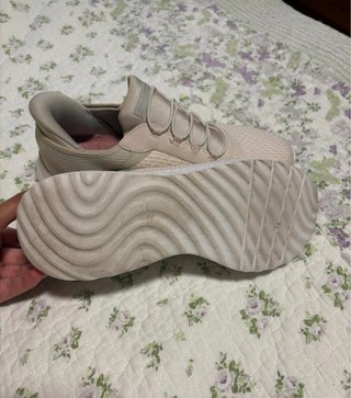 Tenis Skechers Beige