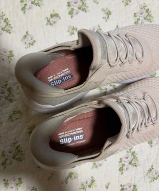 Tenis Skechers Beige