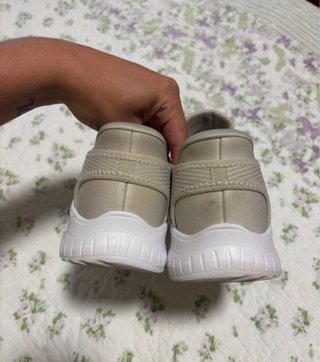 Tenis Skechers Beige