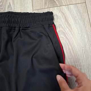 Pantalón corto deportivo ECHT negro/rojo Talla M