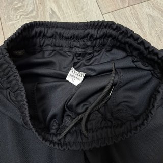 Pantalón corto deportivo ECHT negro/rojo Talla M