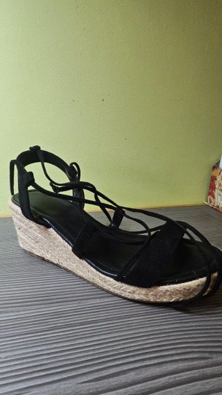 Sandalias esparto cuña negras
