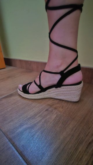 Sandalias esparto cuña negras