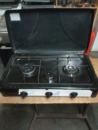 Cucina a gas butano portatile a 3 fuochi