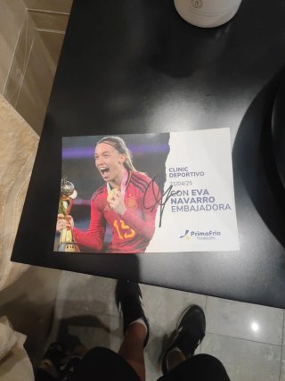 Foto Firmada Eva Navarro Embajadora