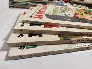 Lote con 4 tomos de Asterix el Galo