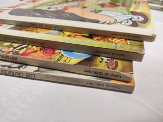 Lote con 4 tomos de Asterix el Galo