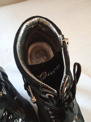 Botín Guess Negro Talla 37