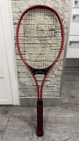 Raqueta de tenis roja Winn