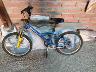 Bicicleta infantil Btwin azul