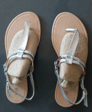 Sandalias planas plateadas talla 39