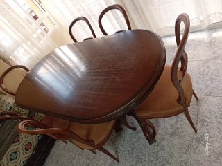 Mesa de comedor con 6 sillas