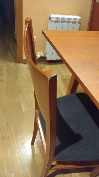 Mesa de comedor con 4 sillas