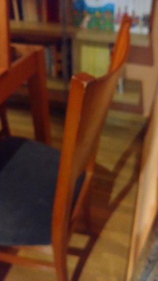 Mesa de comedor con 4 sillas