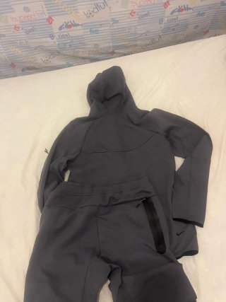 Conjunto Nike Tech Fleece Gris Talla L