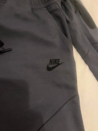 Conjunto Nike Tech Fleece Gris Talla L