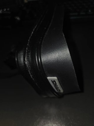 Soporte y protección móvil Shad para moto.