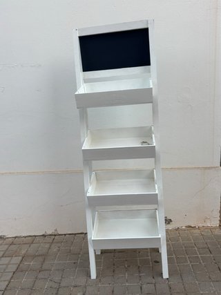 Estantería Escalera Blanca Pizarra para eventos
