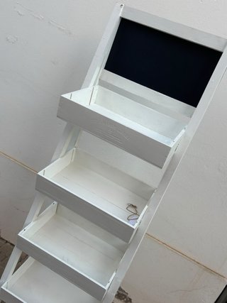Estantería Escalera Blanca Pizarra para eventos