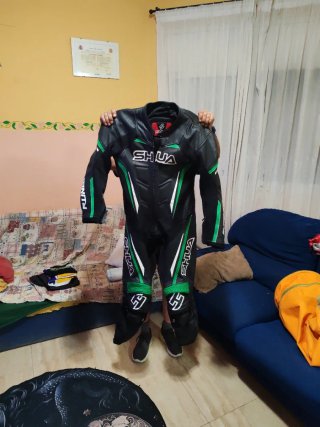 Mono de moto SHUA negro y verde