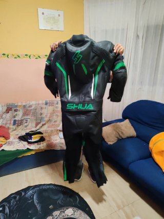 Mono de moto SHUA negro y verde