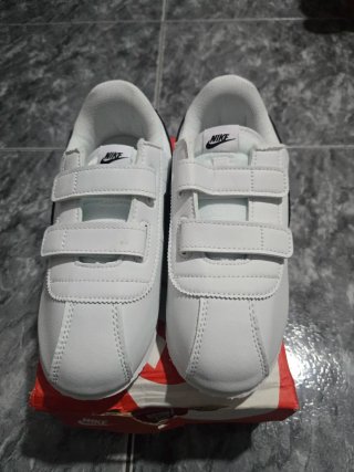 Nike Cortez Blancas y Negras T. 36