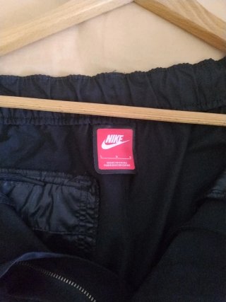 Pantalón Nike repelente al agua negro