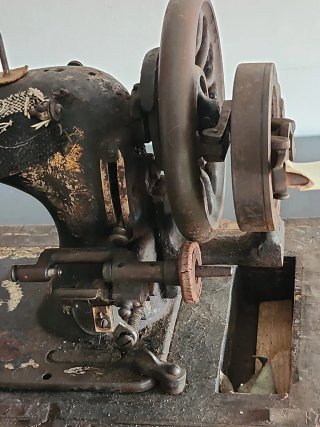 Máquina de coser antigua rossman