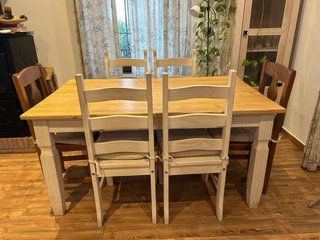 Mesa de comedor de madera con 6 sillas