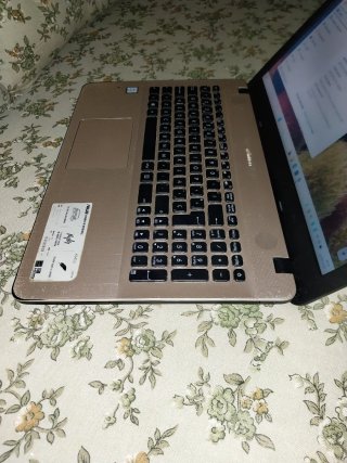 Portátil Asus i7 SSD Dorado