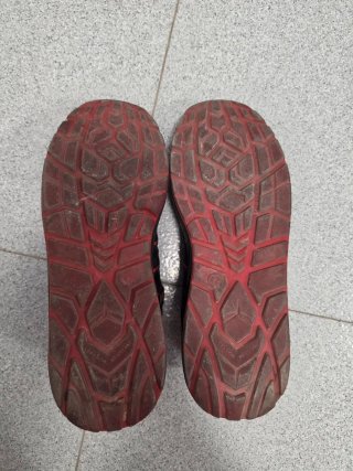 Zapatillas WORKfit seguridad negras y rojas