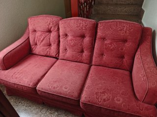 Sofá de 3 plazas rosa con estampado