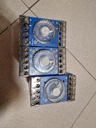 3 relè usati Temporizzatori Schleicher SZT210