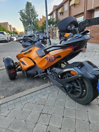 Can-Am Spyder RS Trike Naranja Carnet B de coche