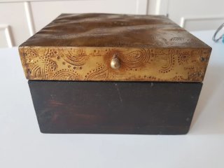 Caja decorativa madera y metal