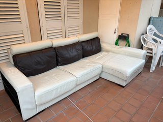 Sofá cama seccional de piel blanco y marrón