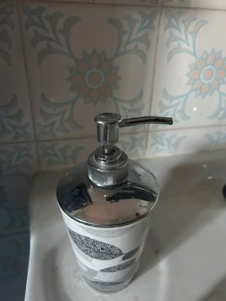 Dispensador Jabón Plateado y Blanco