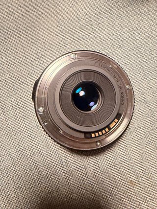 Canon EF-S 24mm f/2.8 STM Objetivo Pancake
